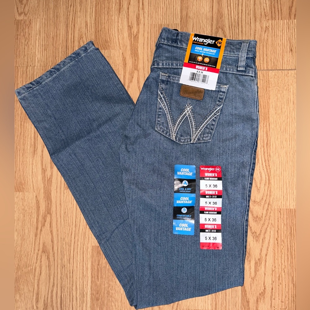 NWT Wrangler FR Bootcut Jeans